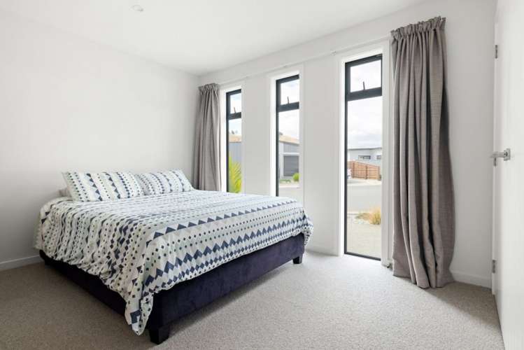 23 Hill Tops Way Stoke_18