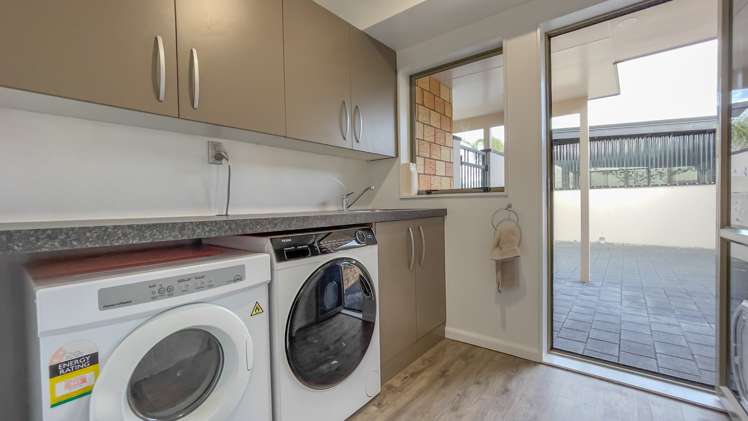 165 The Oaks Drive Leamington_26