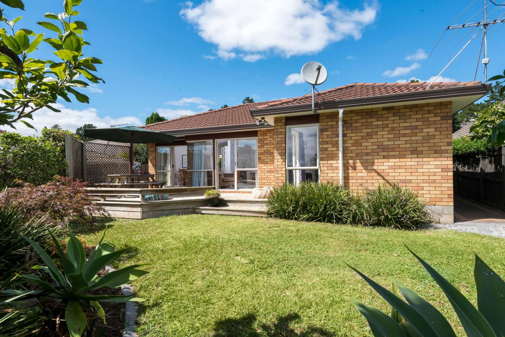 3/8 Bernie Edwards Place Botany Downs_0