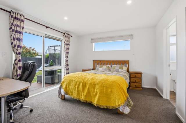 Priced Deadline Sale $799,000