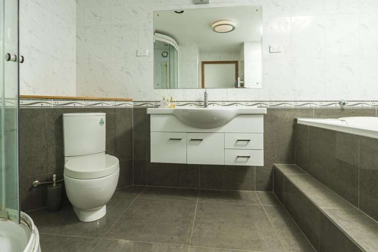 24 Tarahanga Street Northcote_9