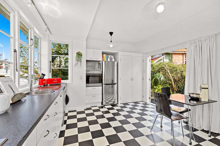 253 Lake Road Belmont_9