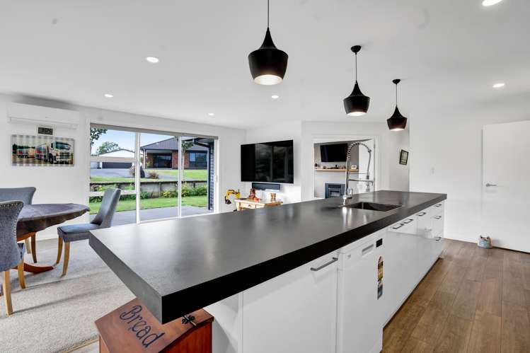 12e Takiroa Street Urenui_5