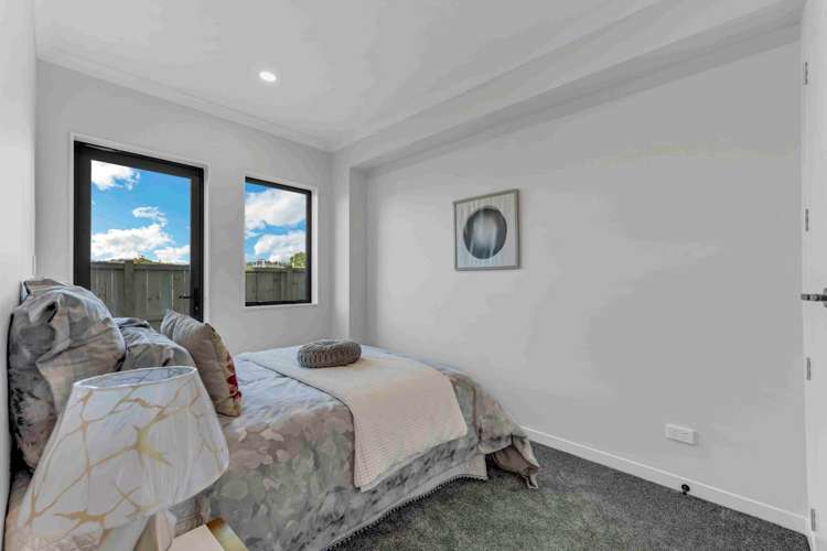 27 Knockanara Drive Flat Bush_19