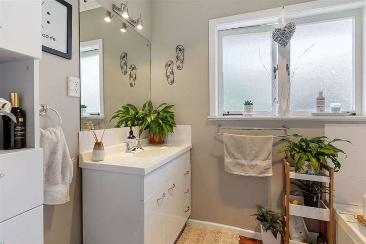 13 Manse Road Pahurehure_14