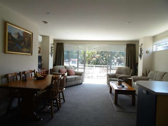 B4/30-36 Bay Palms, Bute Road 1607_3
