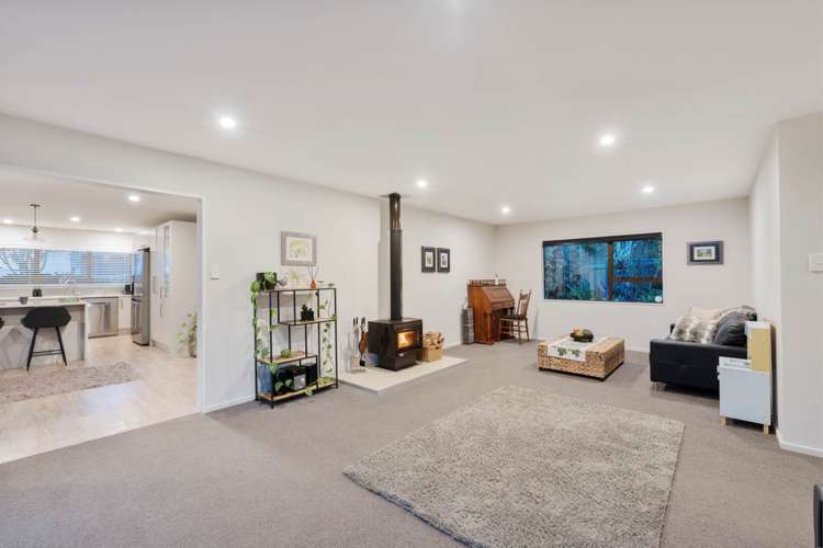 70A Tirimoana Road Te Atatu South_40