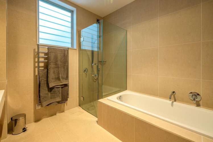 19 Victoria Road South Onetangi_25