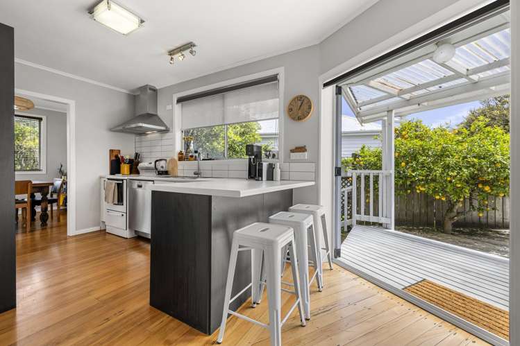 20 Wallis Street Raglan_8