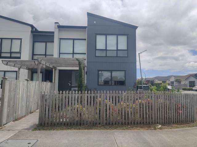 Near New 2 Beds In Karaka