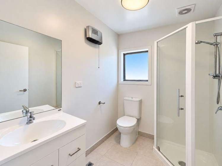 2/360 Worcester St Linwood_7