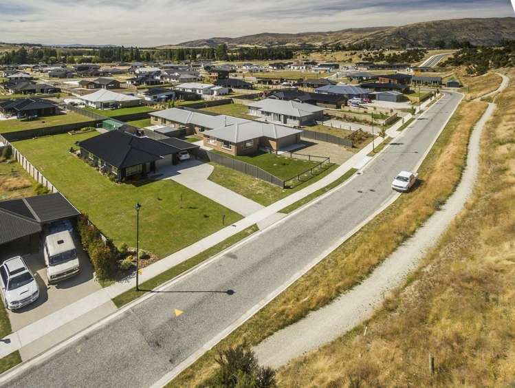 20 Quinnat Street Albert Town_19