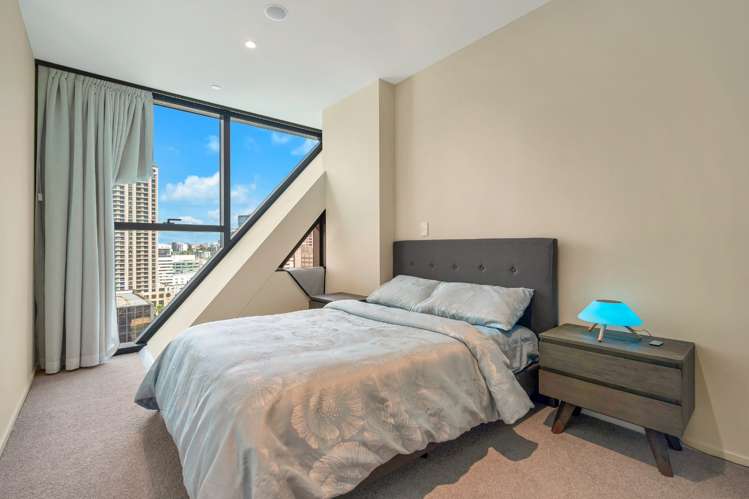 2005/10 Commerce Street 10015_10