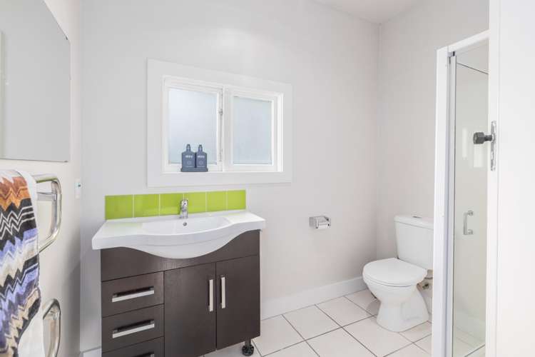 15 Aorangi Road Bryndwr_8