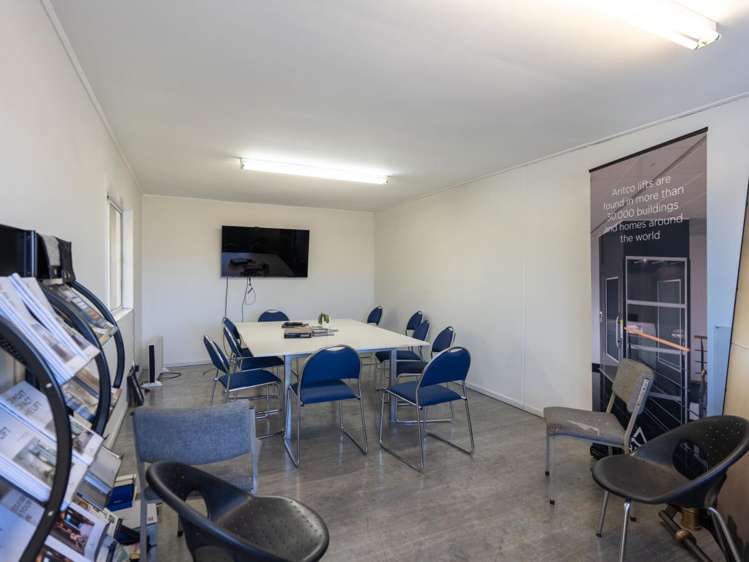 9-11 Paramount Drive Henderson_10