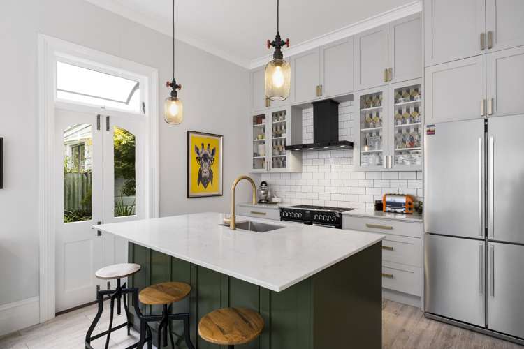 377 North Road North East Valley_11