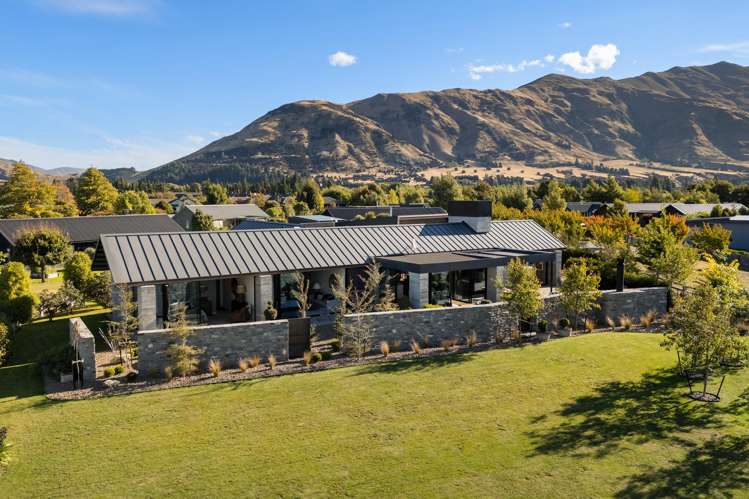 24 Mountain View Drive Wanaka_40