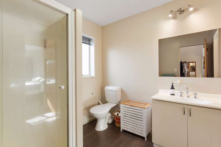 1/19 Waitikiri Drive Parklands_6