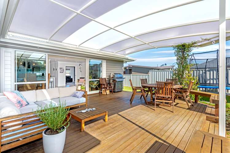 25 Pohutukawa Grove Lytton West_10