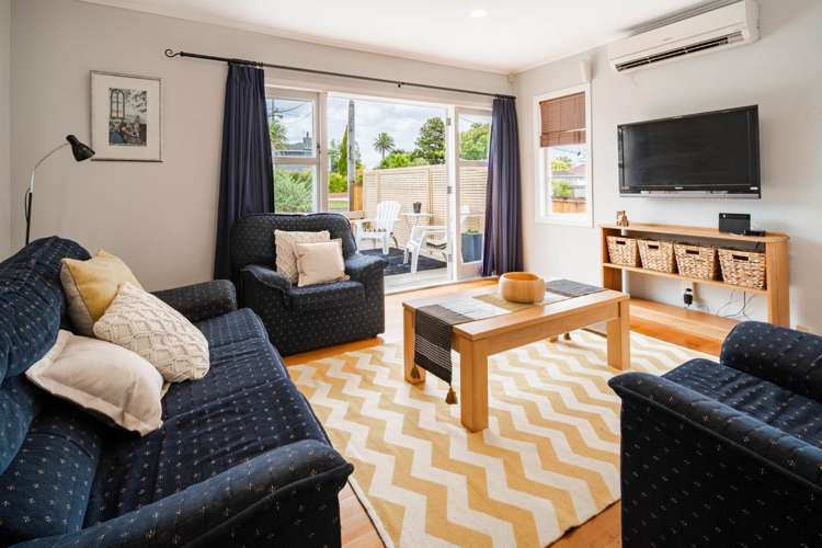 99 Roberts Road Te Atatu South_4