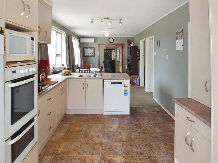 14 Mack Street Foxton Beach_15