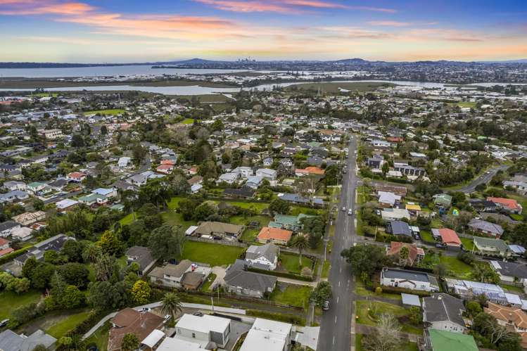 19 Tirimoana Road Te Atatu South_15