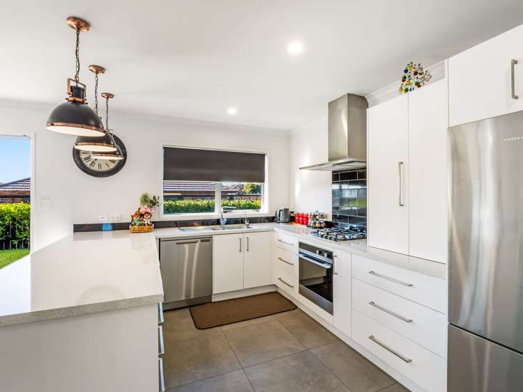 9 Magnolia Crescent Tawhero_6