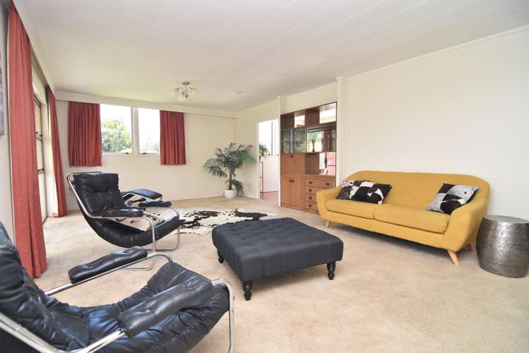 1 Deller Drive Carterton_5