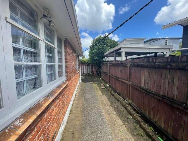 1/3 Hallam Street Mount Albert_14