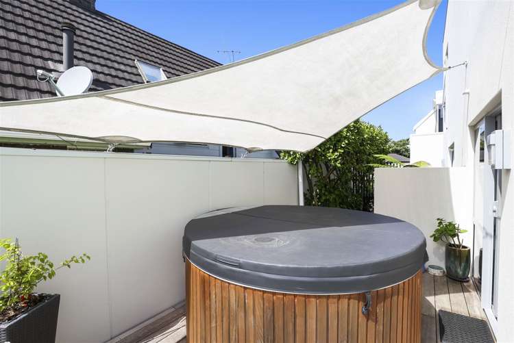 169 Lake Crescent Hamilton Lake_25