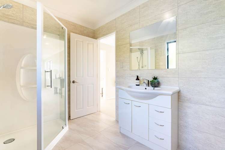 18A Enderby Drive Te Atatu Peninsula_16