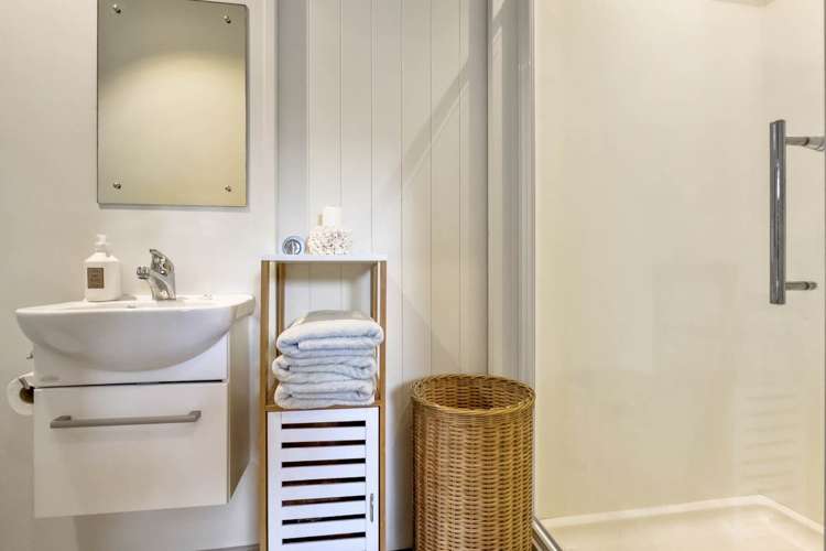 13a Graham Avenue Te Atatu Peninsula_18