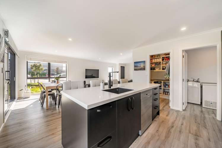 1 Taraiti Crescent Porirua_16