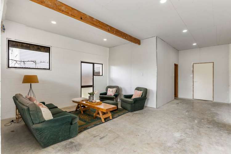 4200 Great North Road Glendene_19