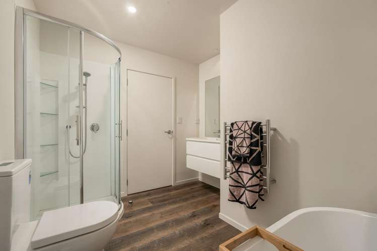 9 Selkirk Lane Hamilton Lake_14