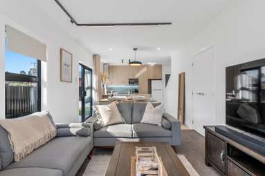 2/141 Waikato Street_4