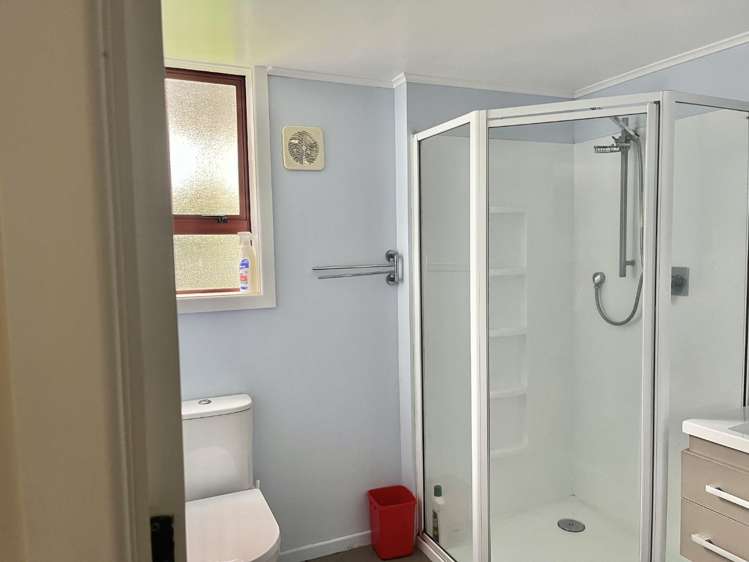 38 Tudor Road Henderson_13