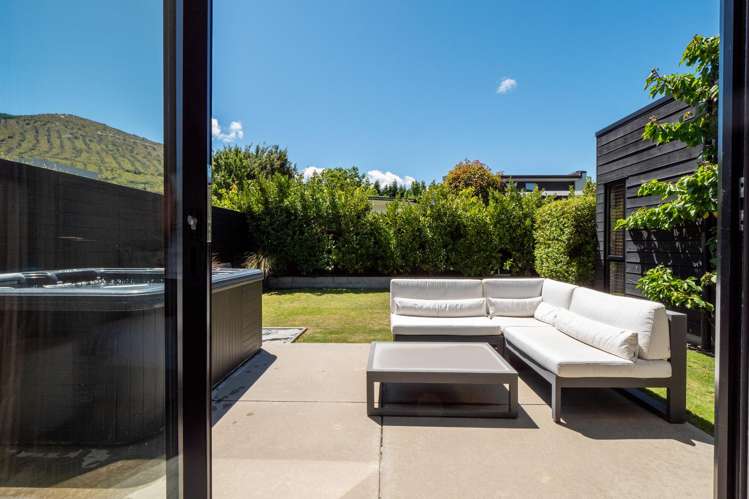 1 Larkins Way Arthurs Point_19