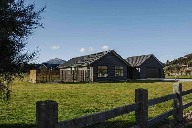570 Aubrey Road Wanaka_18