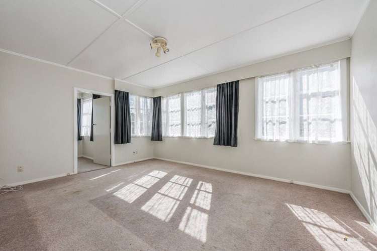 1258 High Street Taita_10