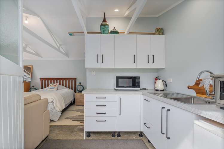 17 Cemetery Road Kuaotunu_17