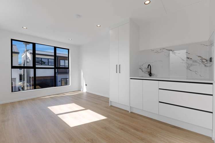 16 Whare Kauri Road Papakura_9