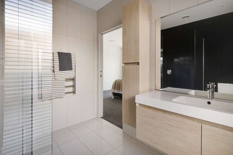 4 Hawkridge Rise Huntington_15