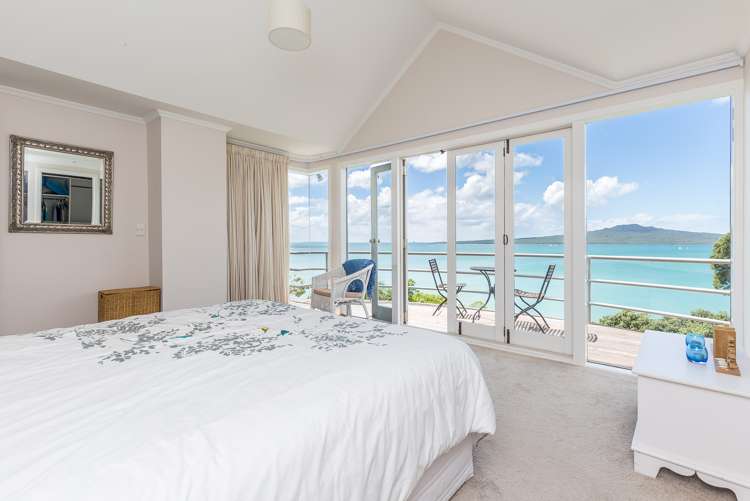 26 Hamana Street Narrow Neck_10