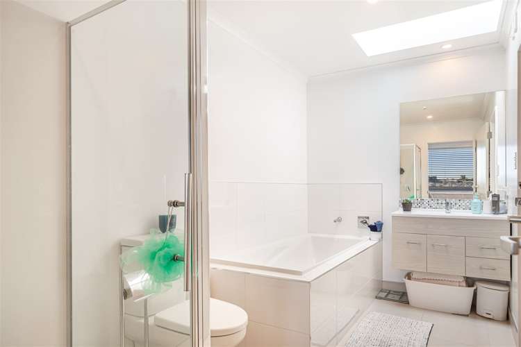 4 Torea Tai Road Hobsonville_12