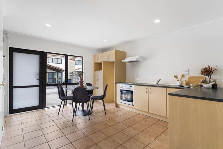 6/3 Ambrico Place New Lynn_6