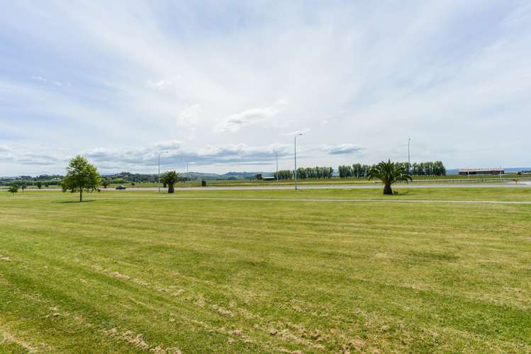 14 Pelorus Avenue Poraiti_22