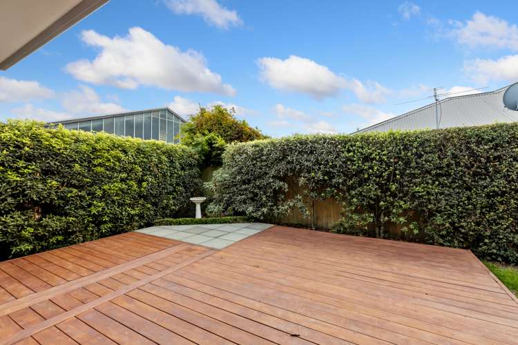 47 Birchfield Avenue Dallington_12