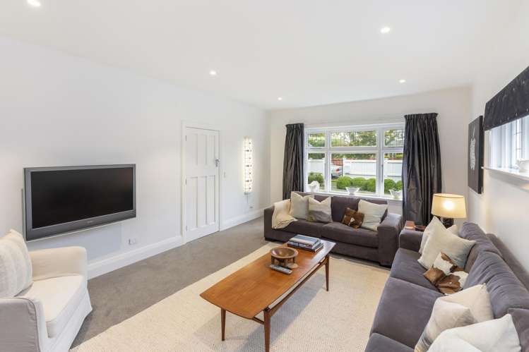 111 St Andrews Square Strowan_3