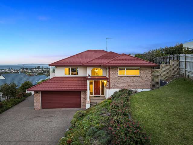 Seaviews and spaciousness in sought after Orewa